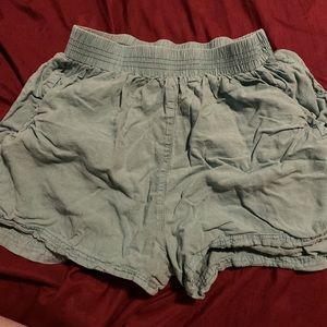 URBAN OUTFITTERS FLOWY SHORTS